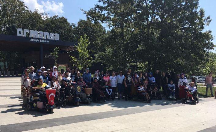 Engelli vatandaşlar Ormanya’yı gezdi