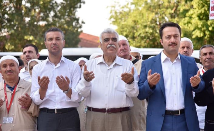 Hacı adayları dualarla uğurlandı