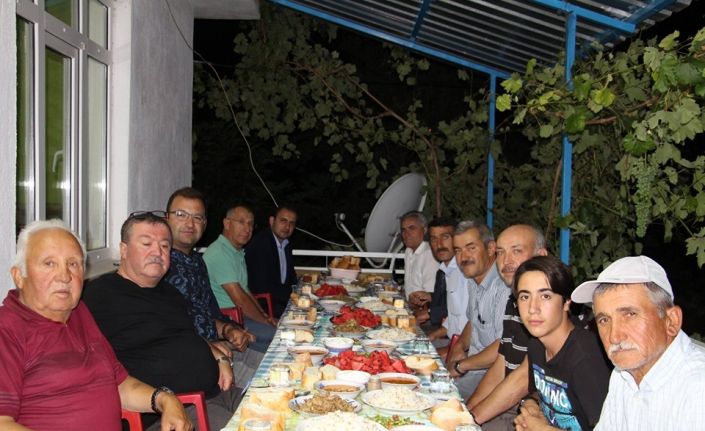 İlçe protokolü birlik ve beraberlik yemeğinde bir araya geldi