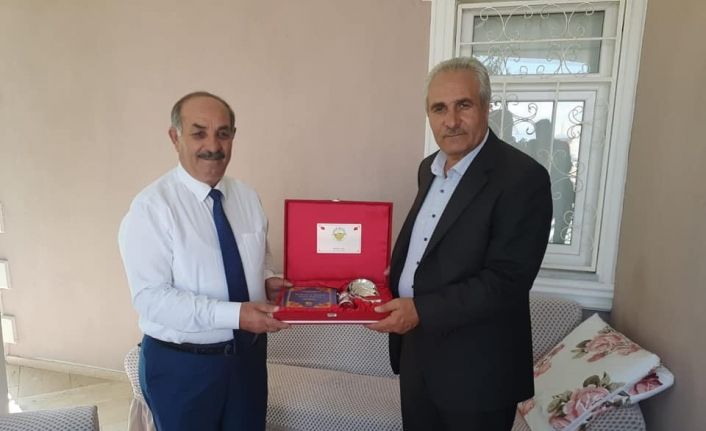 İşadamında Eleşkirt Belediyesi’ne 50 bin TL bağış