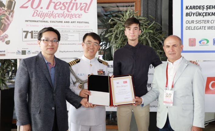 Kore’den, Kore gazilerinin torunlarına burs