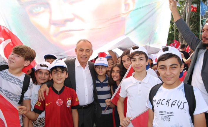 Küçükçekmece’de 97. yılına özel 97 metre uzunluğunda dev resim etkinliği