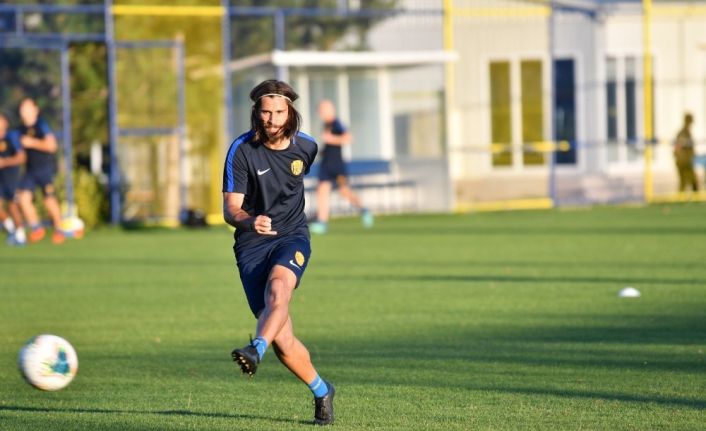(Özel Haber) Tiago Pinto: "Ankaragücü’ne dönmemdeki en büyük etkenlerden birisi taraftardı"