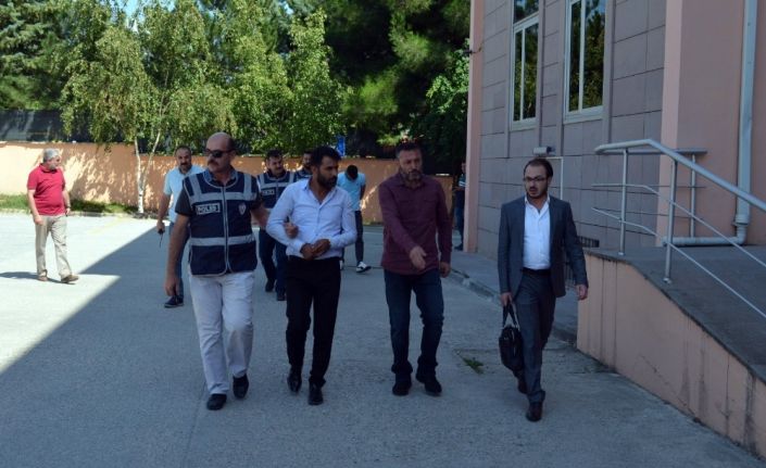 Polis simitçi kılığında dolandırıcılık şebekesini çökertti