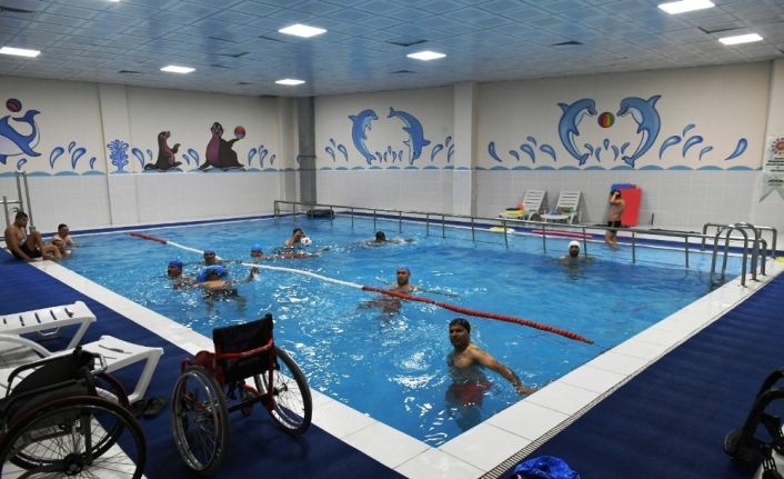 Şanlıurfa’da engelli vatandaşlara yüzme havuzu