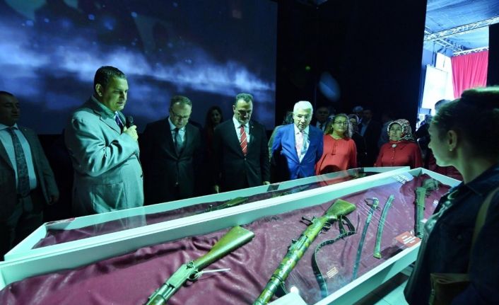 Taksim Meydanı’nda 30 Ağustos Dijital Gösteri Merkezi açıldı