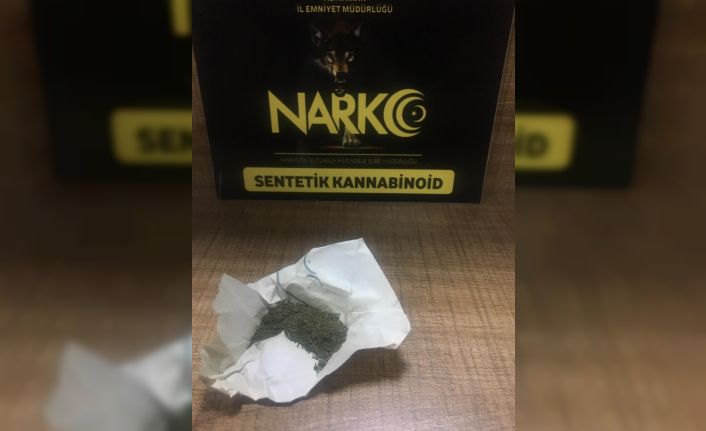 Uyuşturucu satan şahıs tutuklandı