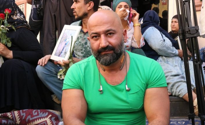 15 Temmuz Darbe Girişimi’nin sembol isminden HDP önünde eylem yapan ailelere destek