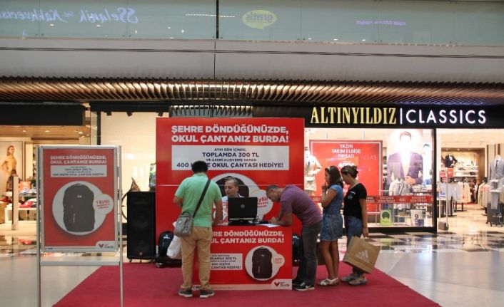 67 Burda AVM’den okul çantası hediye