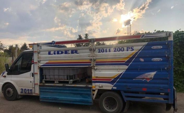 Adana’da 5 bin litre kaçak yağ ele geçirildi
