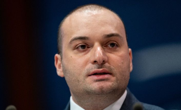 Bakhtadze: "Komplo teorileri aramaya gerek yok, bu sadece normal bir siyasi süreç"