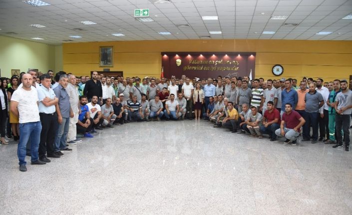 Başkan Bozdağan sözünü tuttu, temizlik işçilerinin maaşı 2 bin 500 TL oldu