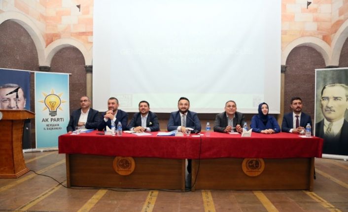 Belediye Başkanı Arı, “Herkes başını iki elinin arasına alıp düşünmek ve kendini hesaba çekmek zorunda”