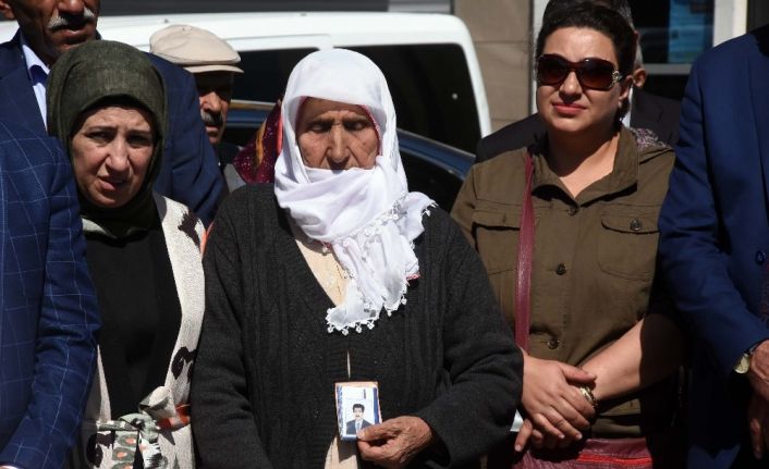 Bitlis’ten Diyarbakır’daki annelere destek