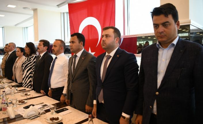 Bülent Turan: “O annelere destek olmak sizi AK Partili yapmaz, insan yapar”