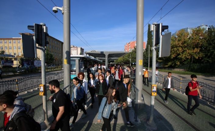 Büyükşehir ekipleri şehrin dört bir yanında