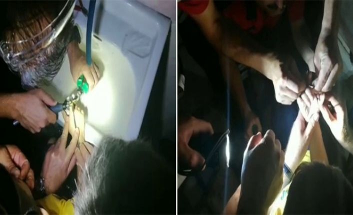 Çocuğun parmağının sıkıştığı musluğu söküp itfaiyenin yolunu tuttu