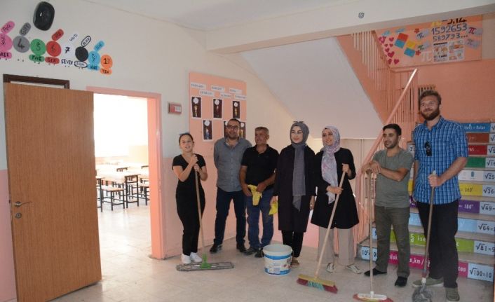 Doğunun fedakar öğretmenleri okullarını eğitim-öğretime hazırlıyor