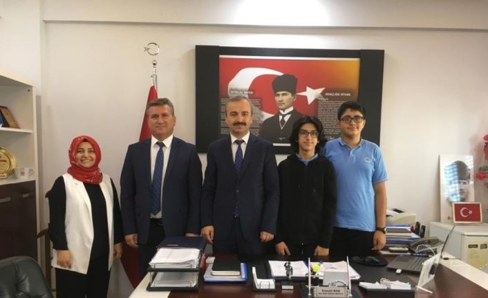 Finale kalan ekip Milli Eğitim Müdürü’nü ziyaret etti