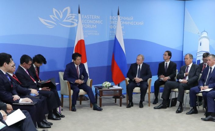 Japonya ve Rusya liderlerinden kritik görüşme