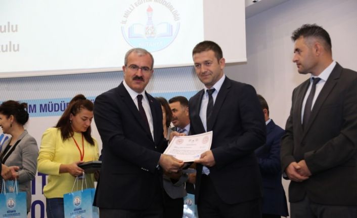 Kütahya’da 104 okula ’Beyaz bayrak’, 46 okula da ’Beslenme dostu’ sertifikası
