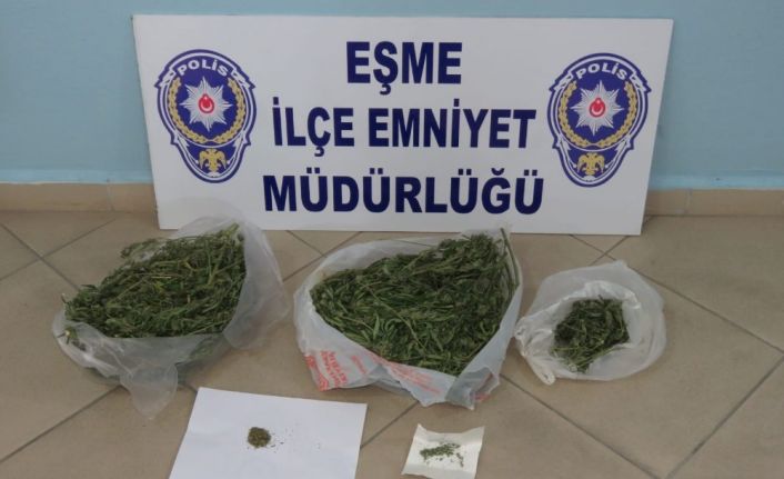 Otomobilde ve evde 2 kilo 200 gram esrar yakalandı: 3 gözaltı