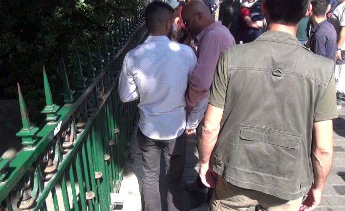 (Özel) İstiklal Caddesi’nde Filistinli kadının cep telefonunu çalan hırsız yakalandı