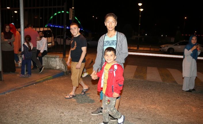 Rize’de kaybolan 6 kişinin yakınları hastaneye akın etti