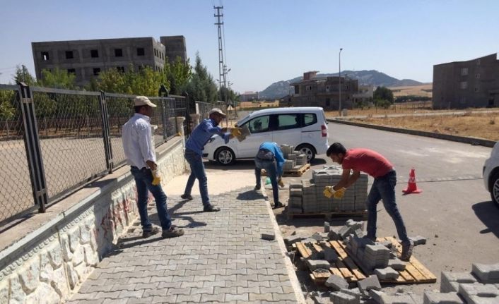 Yunus Emre Mahallesi’nde kaldırım çalışması