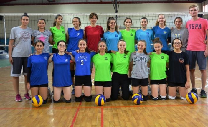 Yunusemre voleybolda yeni sezon çalışmalarına başladı