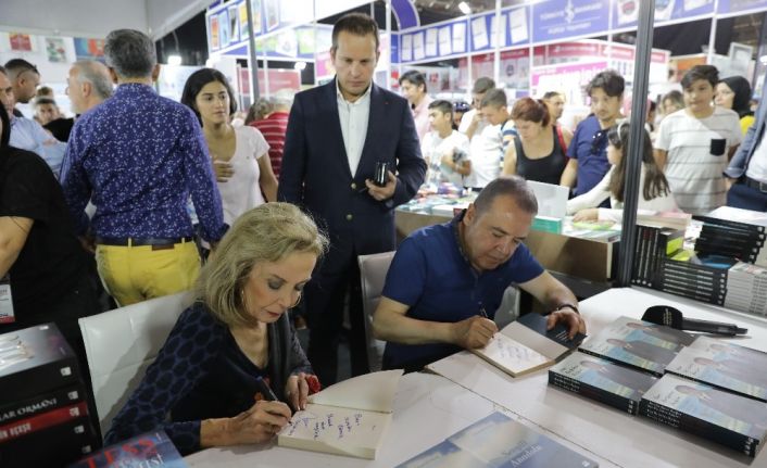 10. Antalya Kitap Fuarı iki gün 45 bine yakın kitapseveri ağırladı
