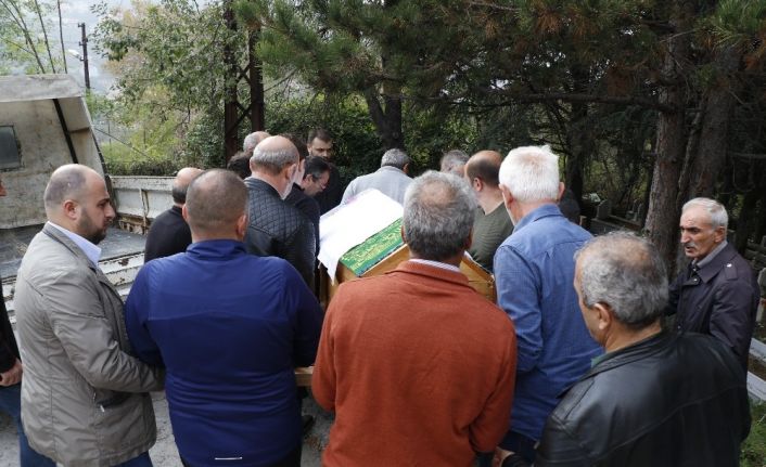 170 kilo ağırlığındaki kadın obeziteden öldü, cemaat tabutu güçlükle taşıdı