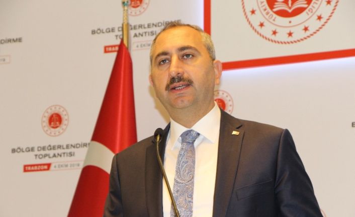 "Siyasi ve ekonomi istikrar kadar hukuk istikrarı da çok önemli"