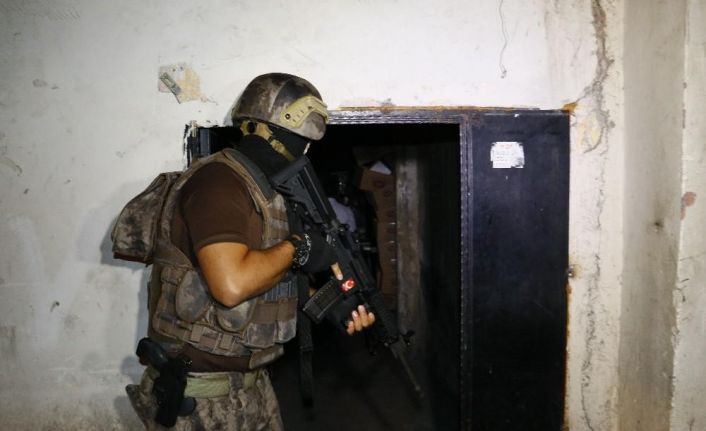 Düğmeye basıldı, 74 gözaltı kararı