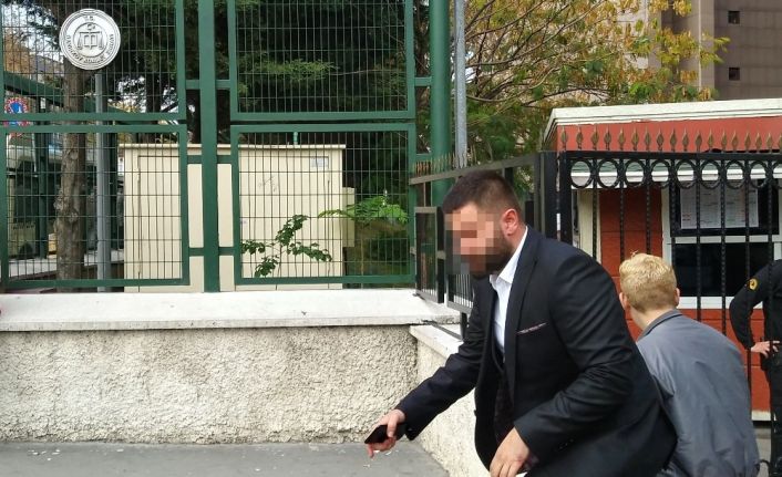 Ambulansa yol vermeyen sürücüye 2 ay 15 gün hapis