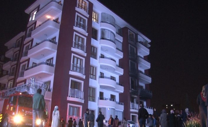 Apartmanda yangın paniği: 10 kişi hastanelik oldu