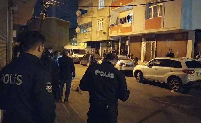Avcılar’da kuyumcunun altın dolu çantasını çaldılar