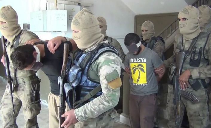 Azez’i kana bulayan PYD’li teröristler yakalandı