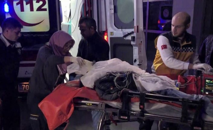 Babası tarafından bıçaklanan genç ağır yaralandı