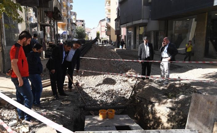 Başkan Asya: “Yeraltı hatlarının aynı anda kazılıp döşenmesi teknik olarak mümkün değildi”