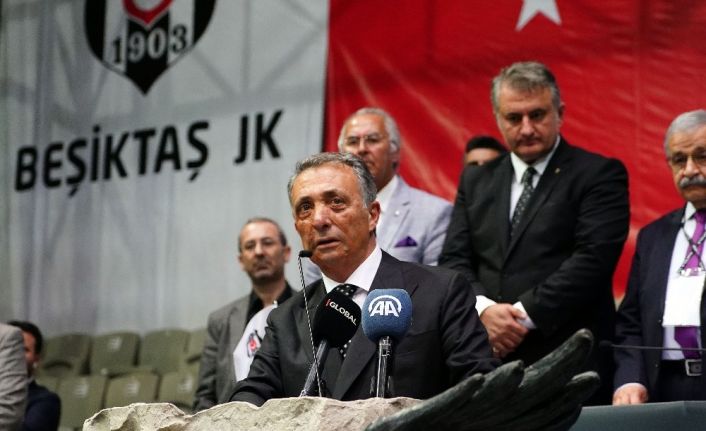 Beşiktaş’ta  yeni başkan Ahmet Nur Çebi oldu.