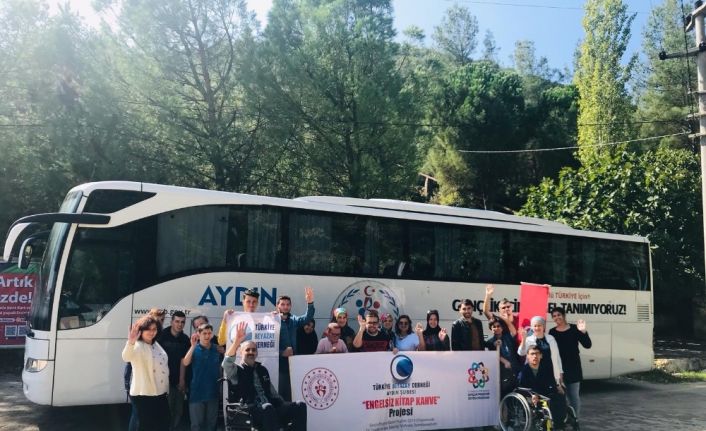 Beyazay Derneği’nin ‘Engelsiz Kitap Kahve’ projesi sevindirdi