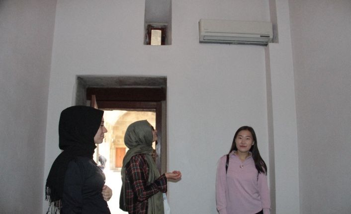 Çifte Minareli Medrese’de klima şoku