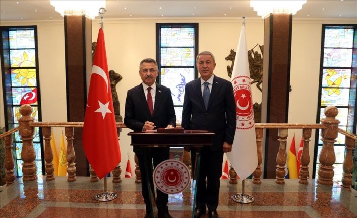 Fuat Oktay’dan Bakan Akar’a ziyaret