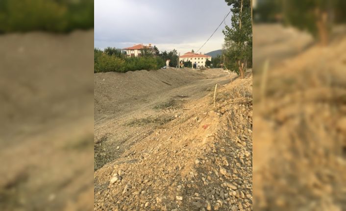 Dereköy’de dere ıslah çalışması başladı