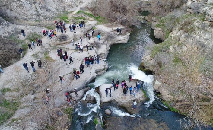 Dünyanın 2. büyük ve 394 basamaklı Ihlara Vadisi’ne ziyaretçi akını