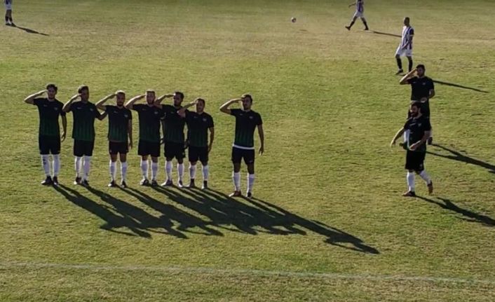 Gol sonrası asker selamı