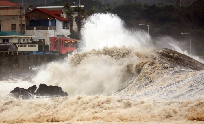 Güney Kore’yi Mitag tayfunu vurdu: 6 ölü, 4 yaralı