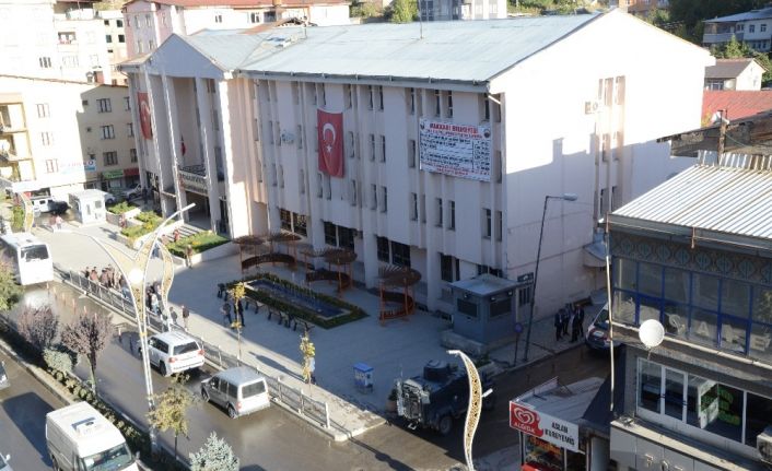 Hakkari Belediye Başkanı Karaman gözaltına alındı