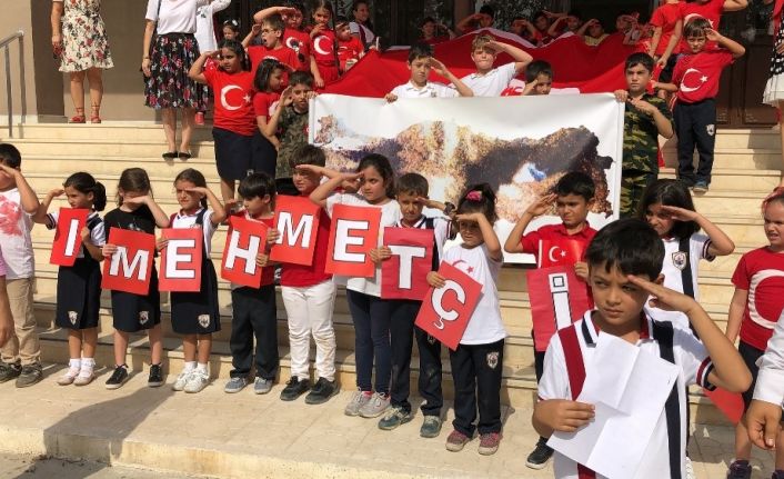 Hatay’da öğrenciler Mehmetçiğe selamla mektup gönderdi